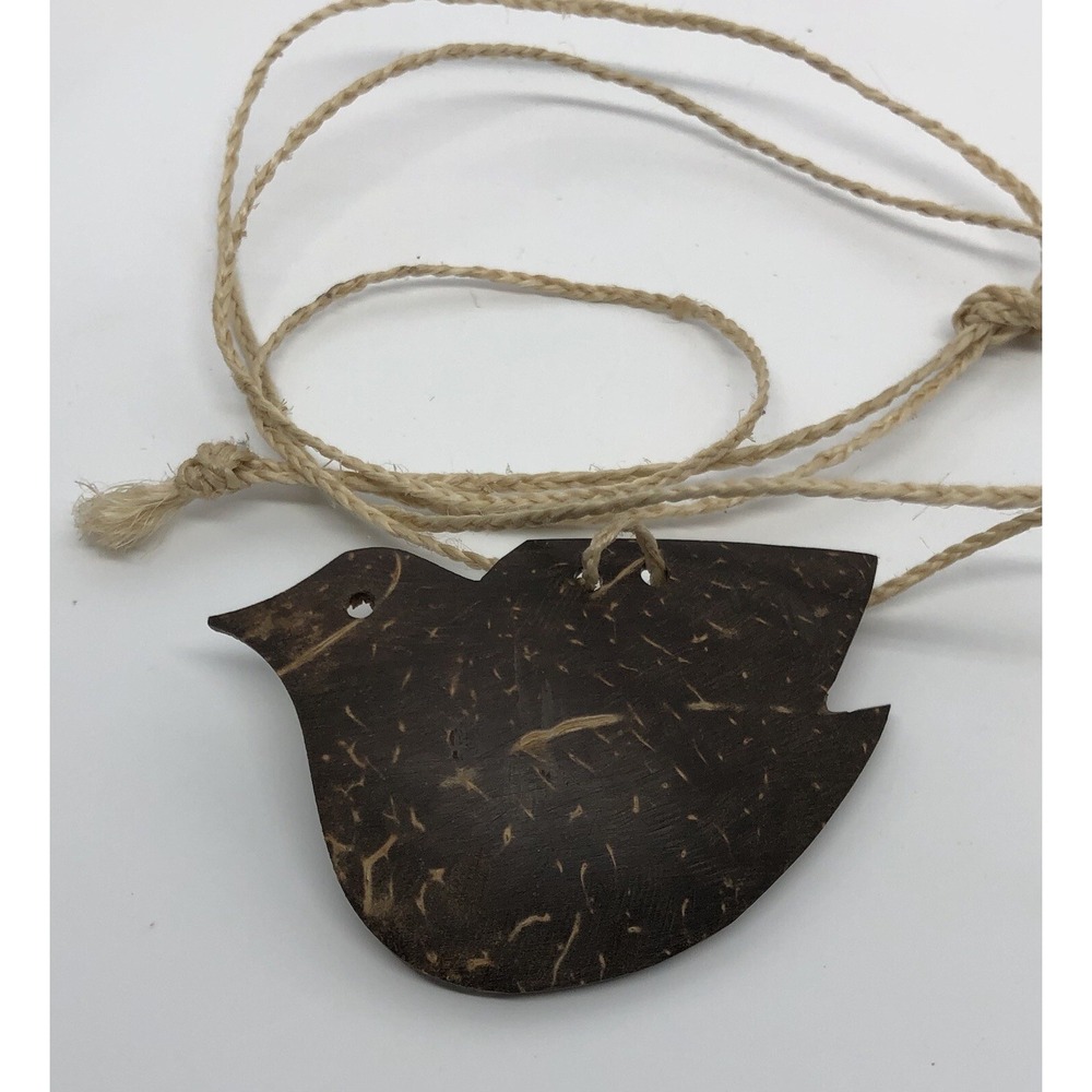 VTG BEAUTIFUL AND UNIQUE CARVED WOOD NUT 24" DOVE OF PEACE PENDANT ROPE CHAIN
